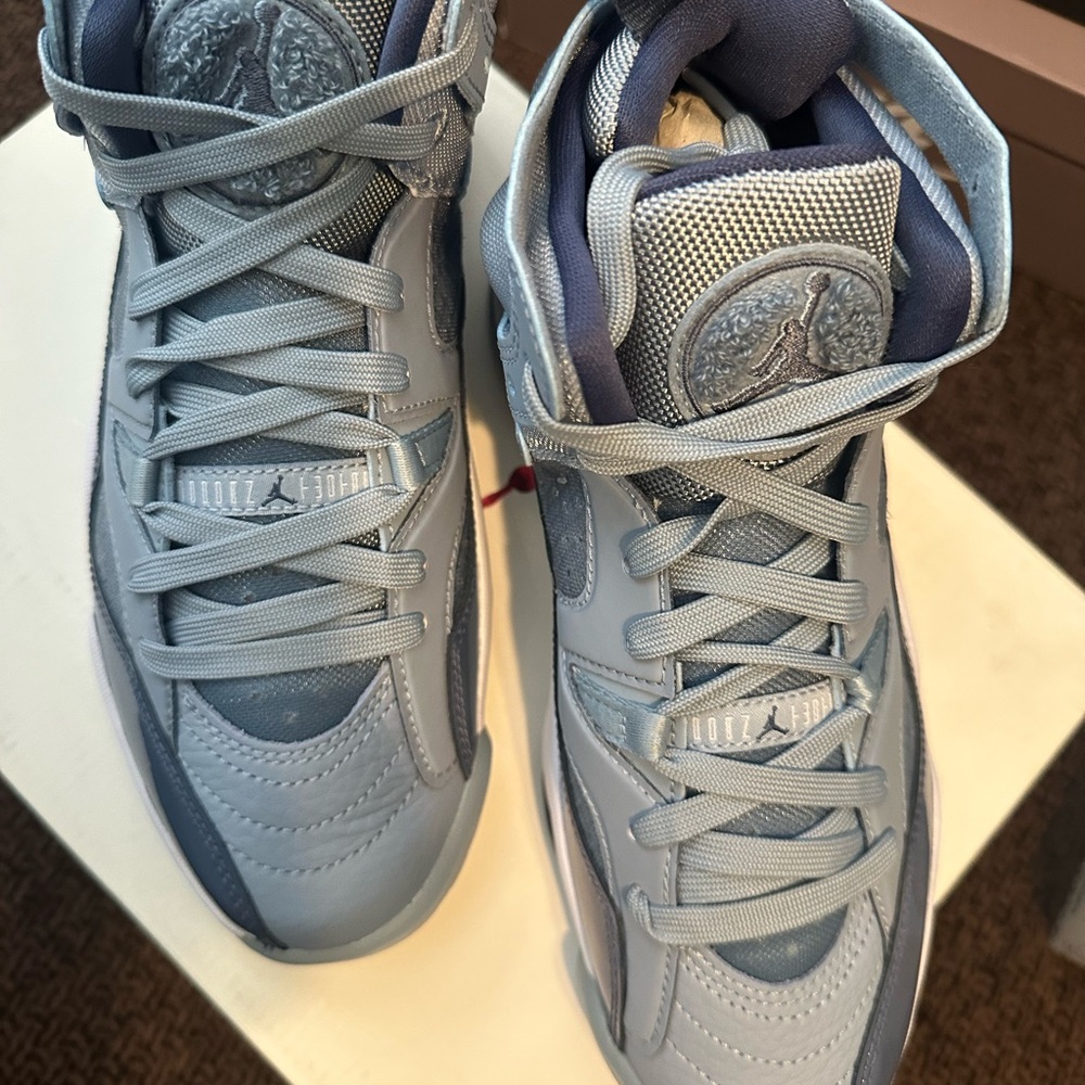 Jordan Kids Sneakers in Light Blue and Gray